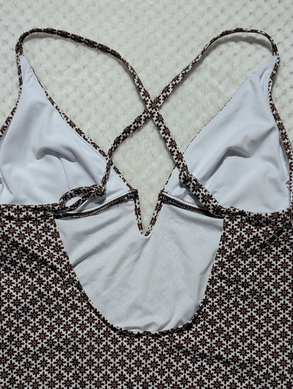 Cupshe Deep V-Neck Crisscross Back One Piece Swimsuit - Picture 6 of 10